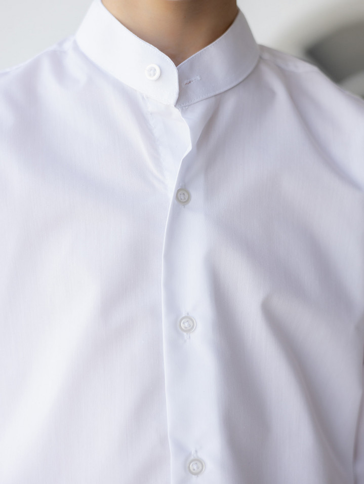 Белая рубашка стойка для мальчика