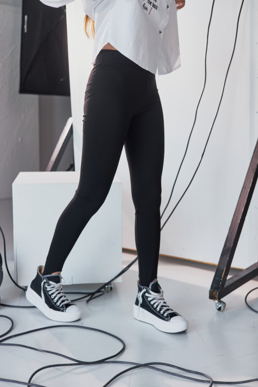 девочки в леггинсах