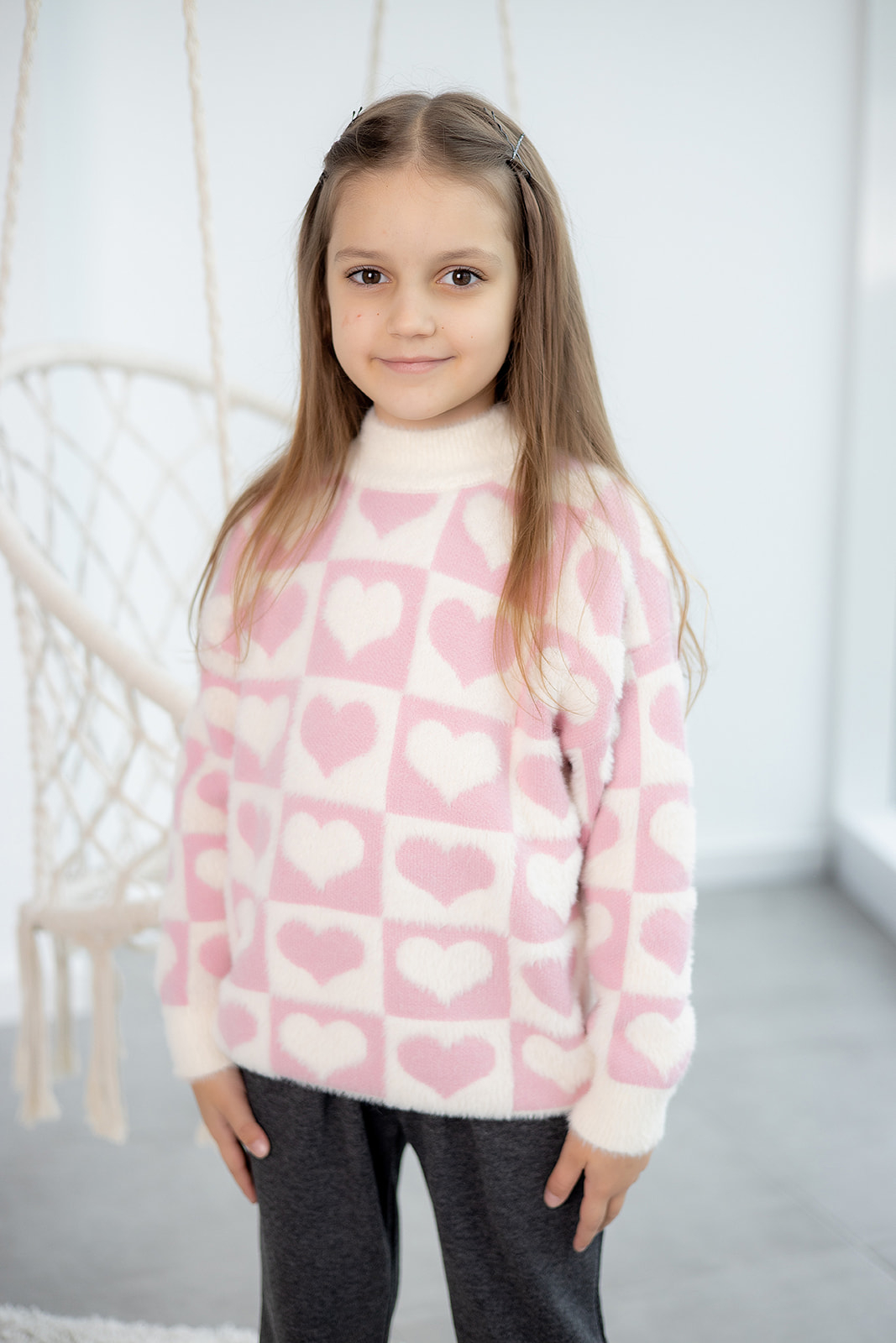 Пухнастий светр "Сердечка" для дівчинки 