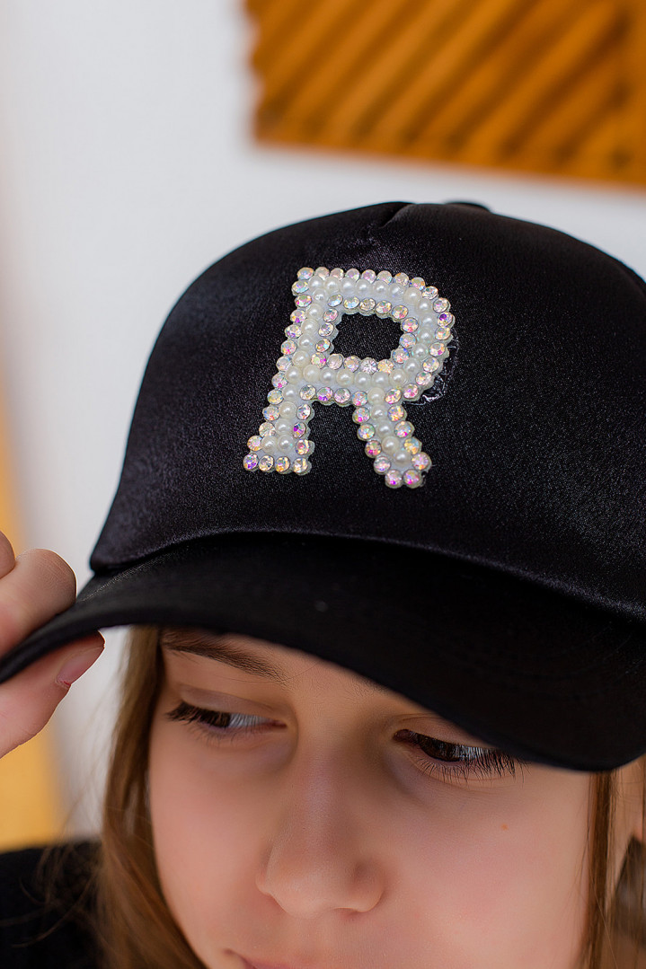 Кепка "R" для девочки