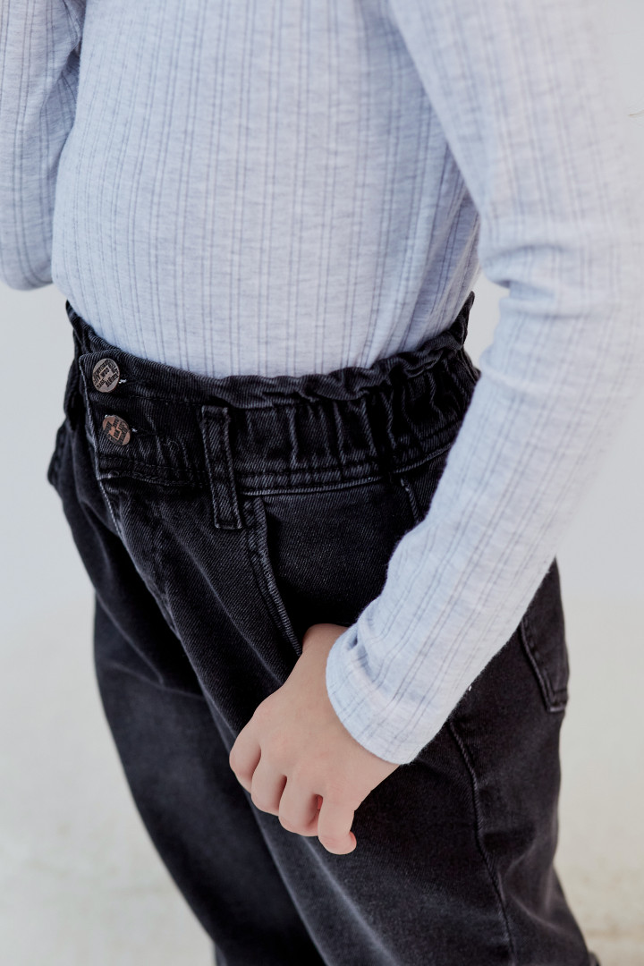Чёрные джинсы MOM на резинке для девочки